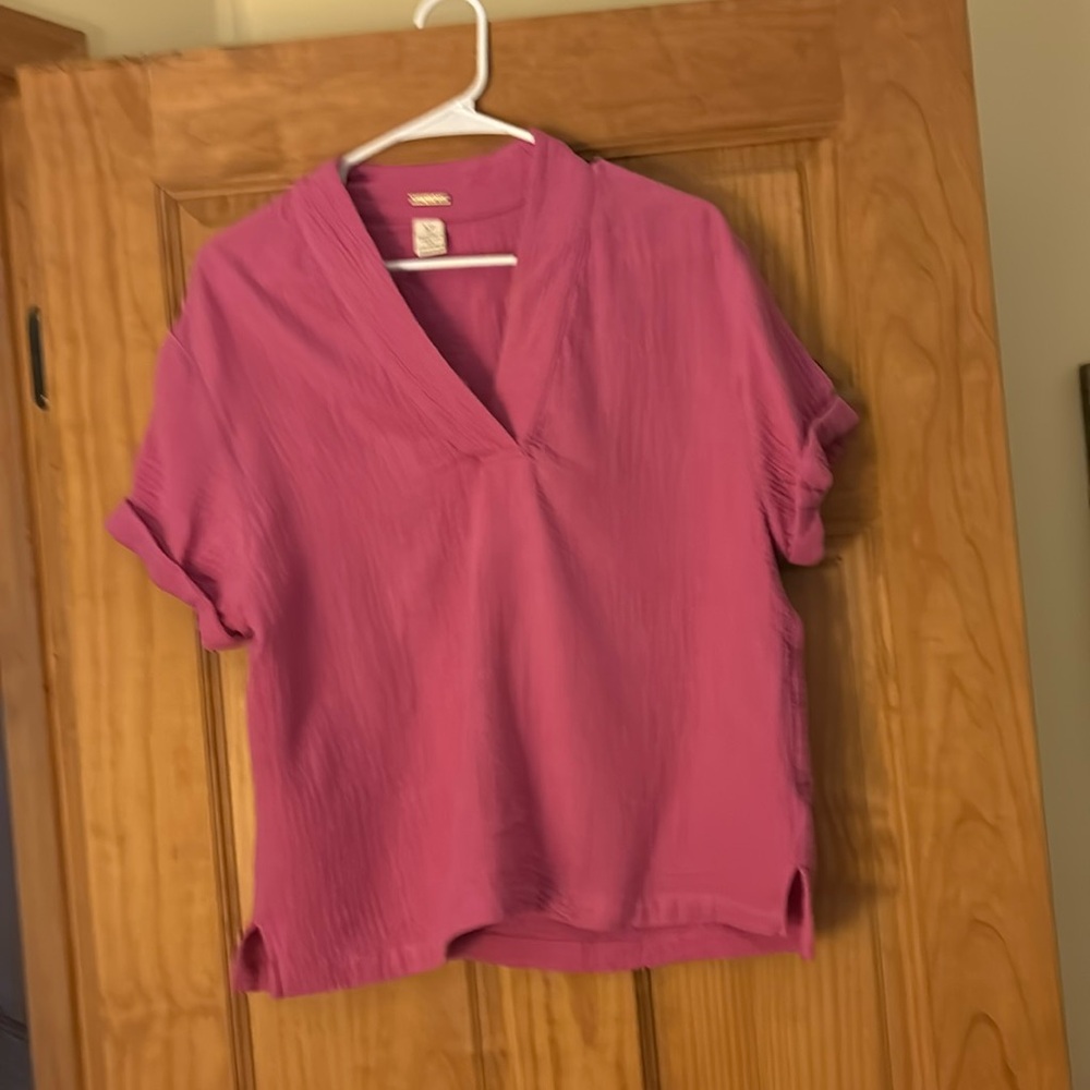 Woman’s top. Size S P but it runs big.